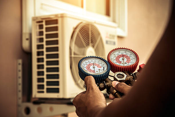Professional Hvac technician working in Tallulah, LA